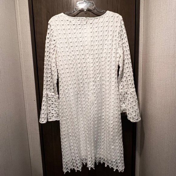 Perceptions New York White Textured Bell Sleeve Sheath Dress – Size 8 - Picture 2 of 3